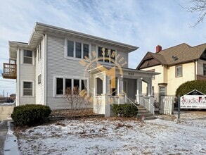 Building Photo - 332 S Madison St