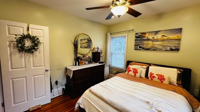 Building Photo - 139 Stetson St