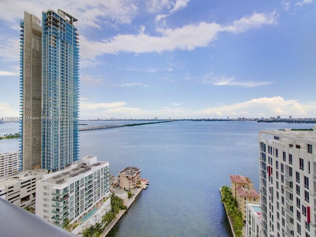 Foto del edificio - 460 NE 28th St
