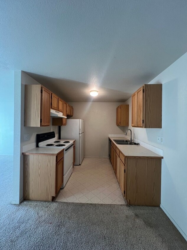 Foto del edificio - 2 Bedroom, 1 Bath Apartment - Located near...