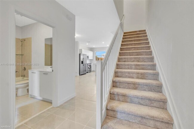 Building Photo - 3 br, 3 bath House - 12206 NW 23rd Path
