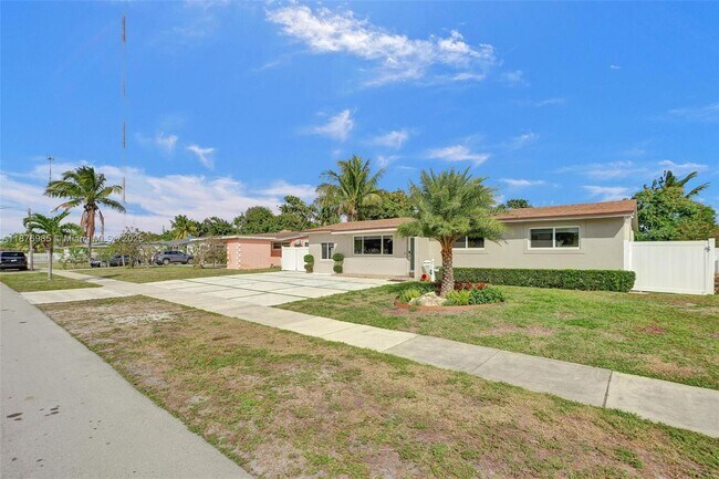 Foto del edificio - 1701 NW 187th St