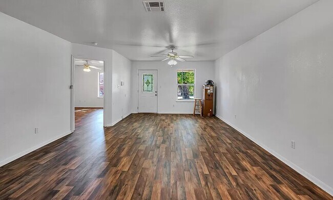 Foto del edificio - 2723 Baylor Ave