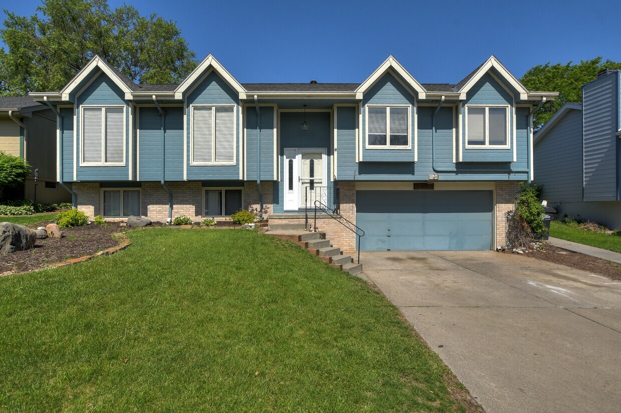 5016 S 164th St, Omaha, NE 68135 House Rental in Omaha, NE