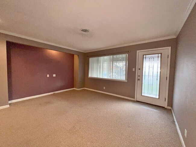Building Photo - Nice 2/2/2 in North Richland Hills Ready f...