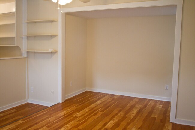 Foto del edificio - Adorable studio apartment, walk to UNC and...