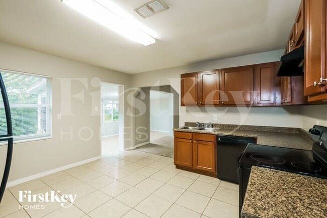 Building Photo - 1025 Sunrise Ct