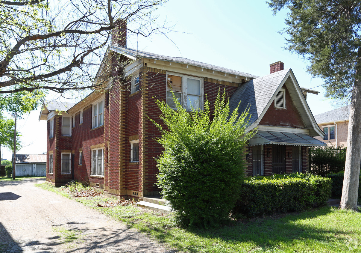 Primary Photo - 4112-4114 Junius St
