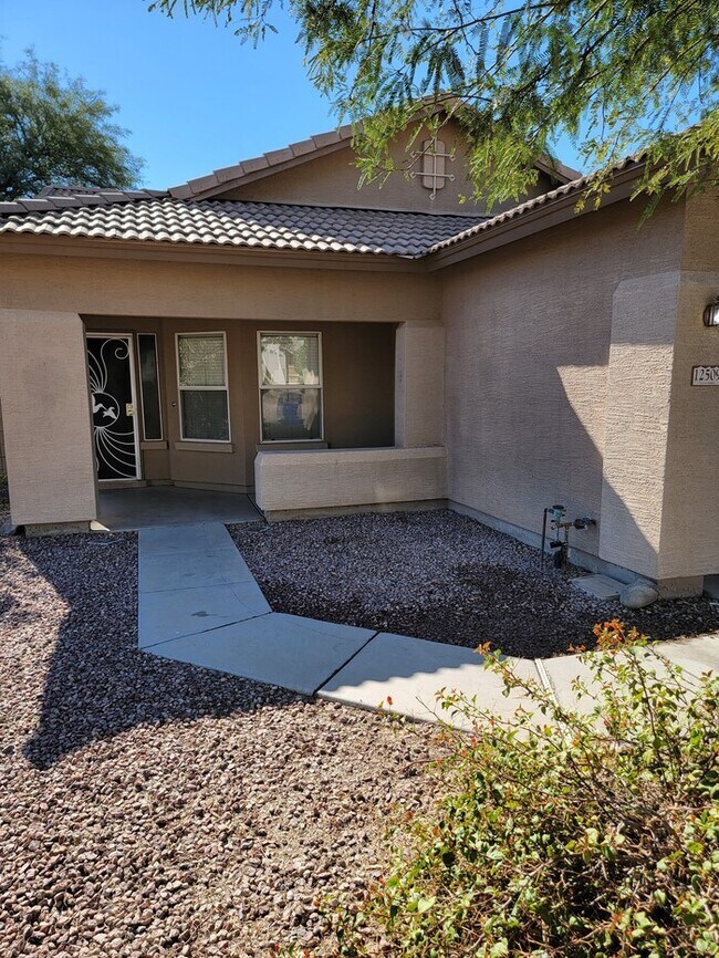 Building Photo - Fabulous 3-bedroom, 2.5 bathroom home For ...