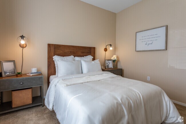 1BR, 1BA - A1 West - IMT Cherry Creek