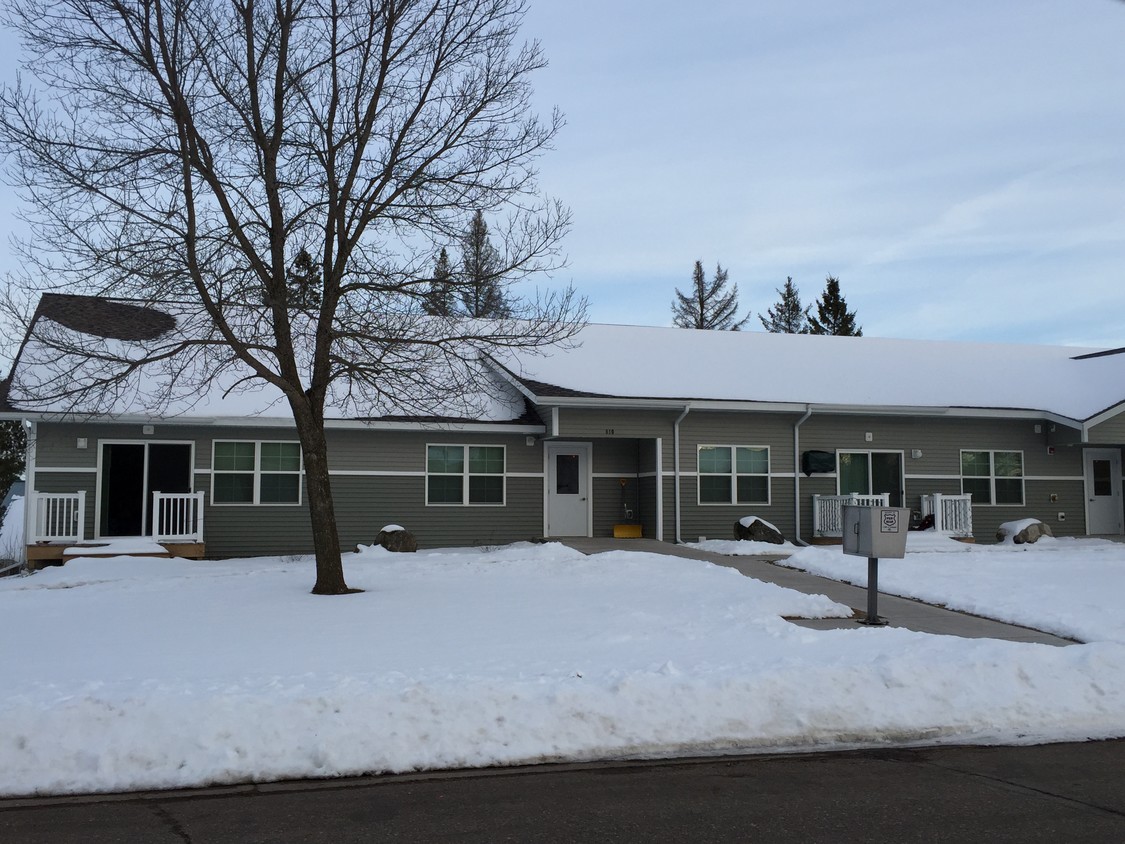 Outside front - 810 Malibu Dr