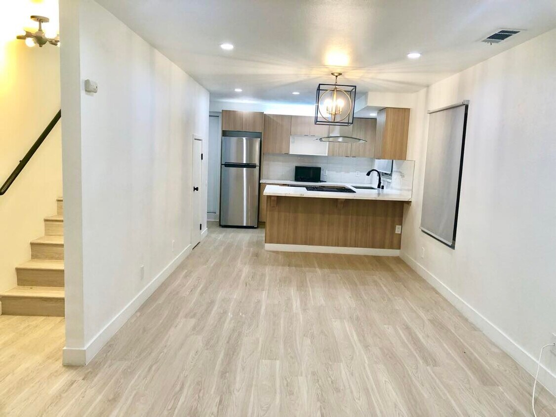 Foto principal - 2510 Cabrillo Ave