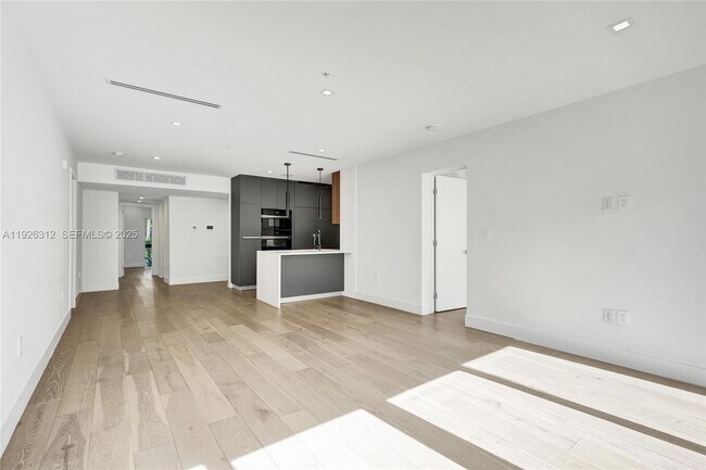 Building Photo - 200 Sunrise Dr