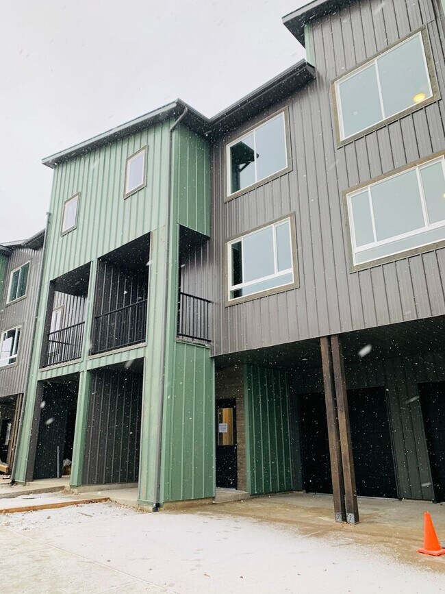 Foto del edificio - Hellgate Elementary School District - Imma...