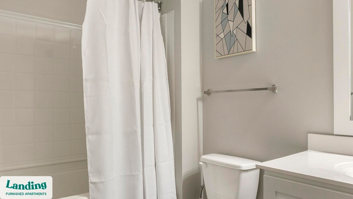 Foto principal - 900 E Six Forks Rd