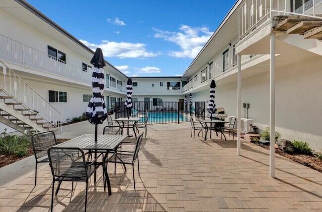 Foto del edificio - GeoLiv Hillcrest Oaks LLC