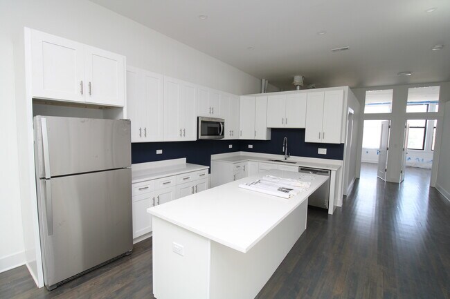 Foto del edificio - 1474 N Milwaukee Ave