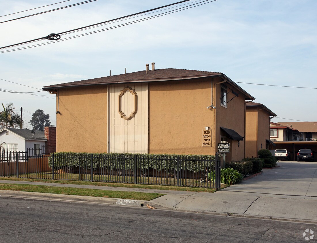 Foto del edificio - 925-939 N Del Valle Ave