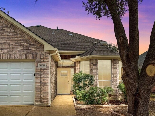 Photo - 2720 Rochelle Point (Irving, TX) House