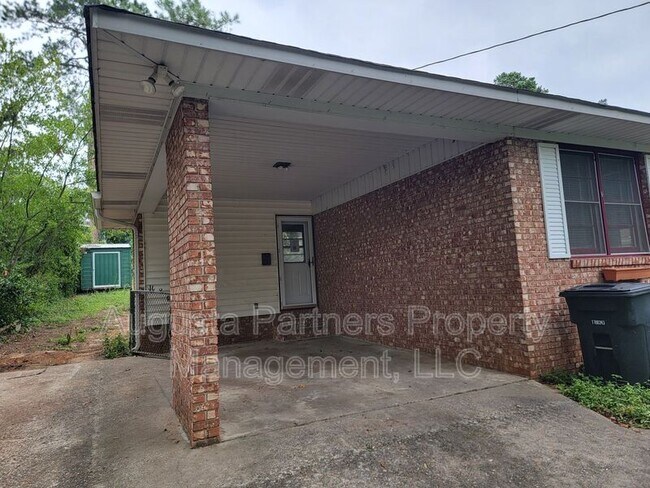 Foto del edificio - 1125 Crestview Dr