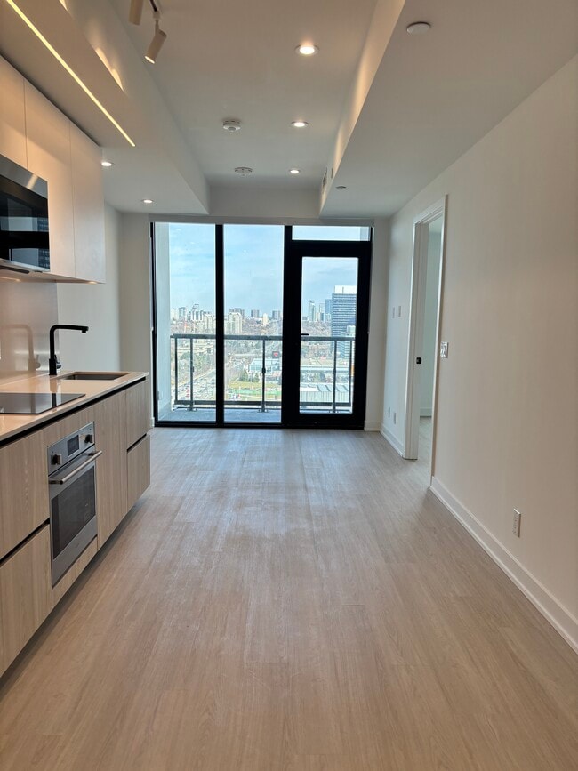 Building Photo - 699 Sheppard Av E