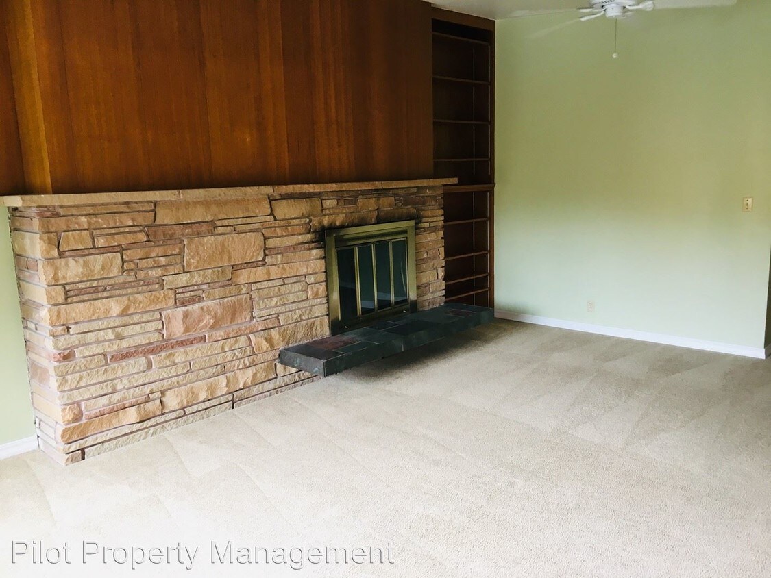 Foto principal - 12356 14th Avenue Northeast