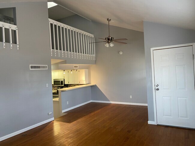 Dining Room - 614 S Depew St