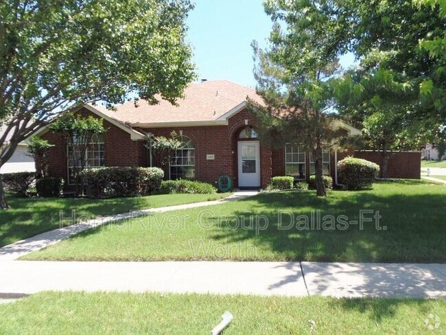 Building Photo - 2300 Granbury Dr