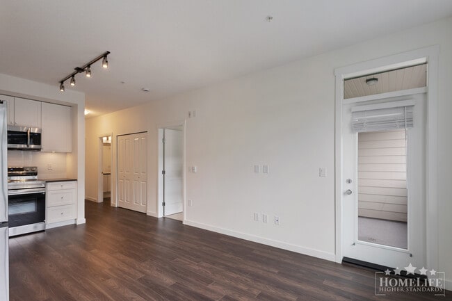 Building Photo - Brand New Beautiful 1 Bed + Den Condo in Fleetwood Surrey Near Parks, Library and Everyday Conven...