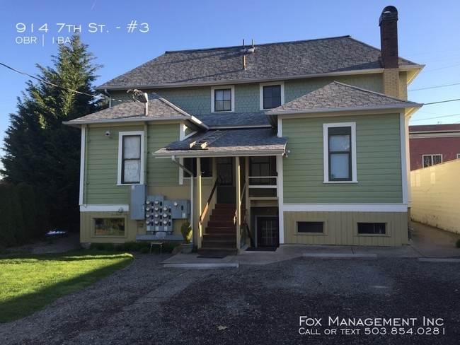 Building Photo - 914 7th St