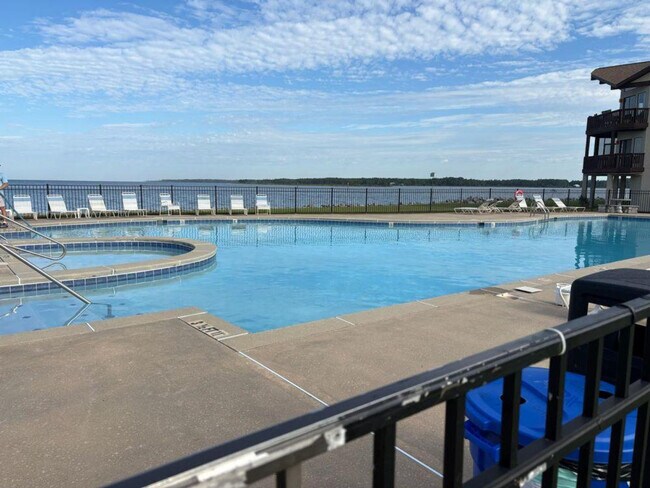 Foto del edificio - 3806 Spinnaker Dr