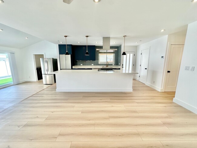 Building Photo - Fully Renovated 5bd/3.5bth Novato Home