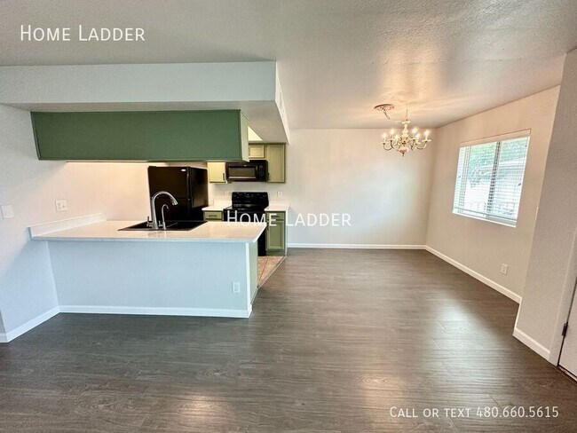 Building Photo - 1256 N 85th Pl