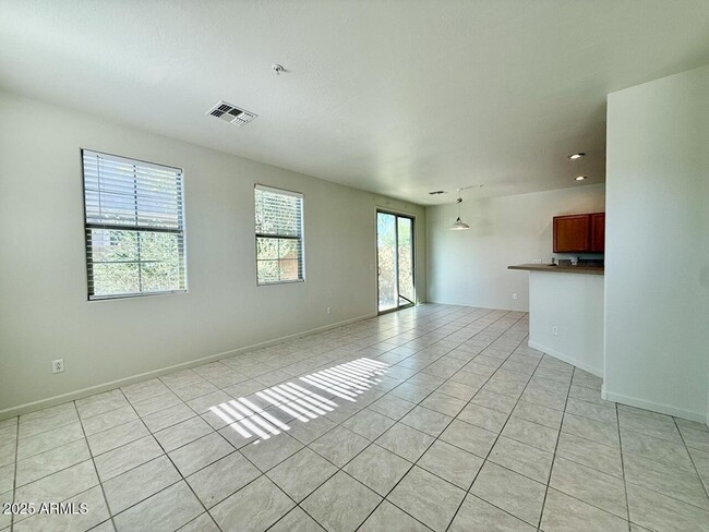 Foto del edificio - 1520 N 80th Dr