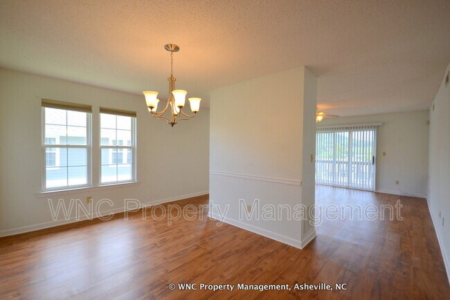 Building Photo - 4702 Breakers Ln