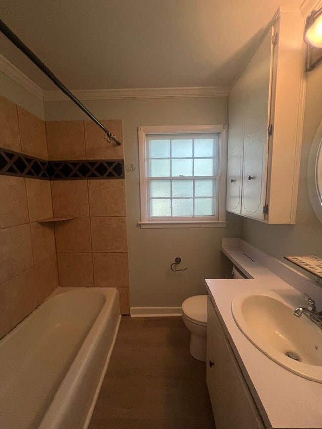 Building Photo - Charming 2BR/2BA Bungalow in Historic Garden City