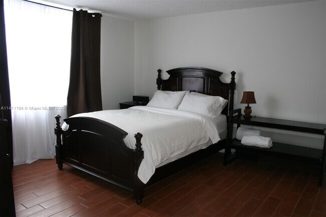 Foto del edificio - 3000 N Ocean Blvd