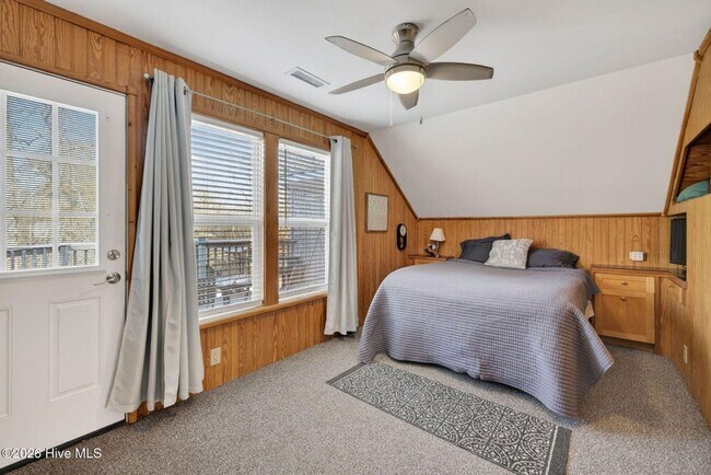 Foto del edificio - UNIQUE FURNISHED APARTMENTS WITH CUSTOM WOODWORK