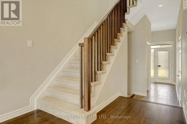 Building Photo - 470 Markdale Ter