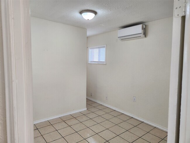 Foto del edificio - 1803 Church St