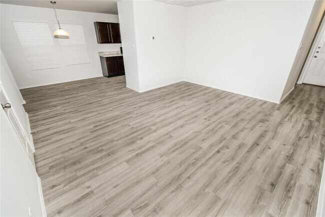 Foto del edificio - 3926 Silver Ranch Rd