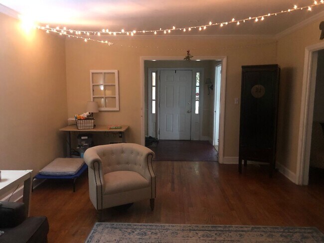 Foto del edificio - 3683 N Stratford Rd NE