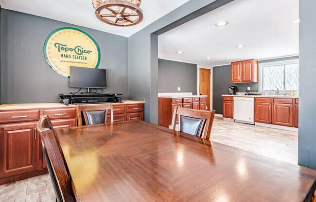 Foto del edificio - 131 W Bethel Rd