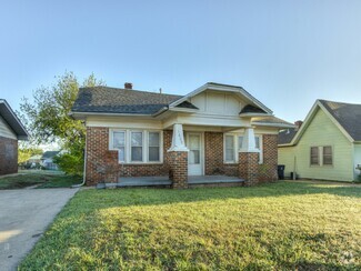 Building Photo - 1609 NE 18th St