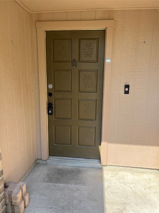 Foto del edificio - 6735 Blue Ridge Dr