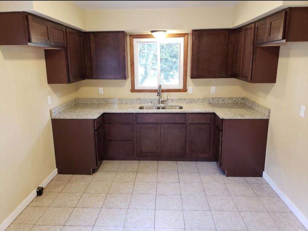 Foto del edificio - 4766 N 118th St