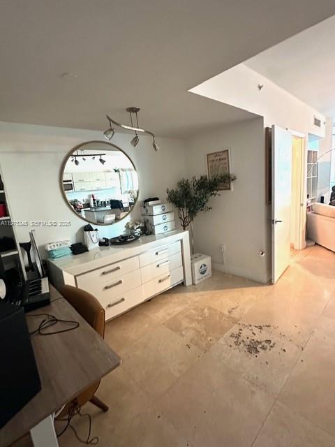 Foto del edificio - 350 S Miami Ave