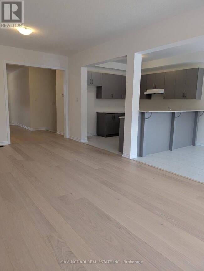 Photo du bâtiment - 30 Hutchison Rd