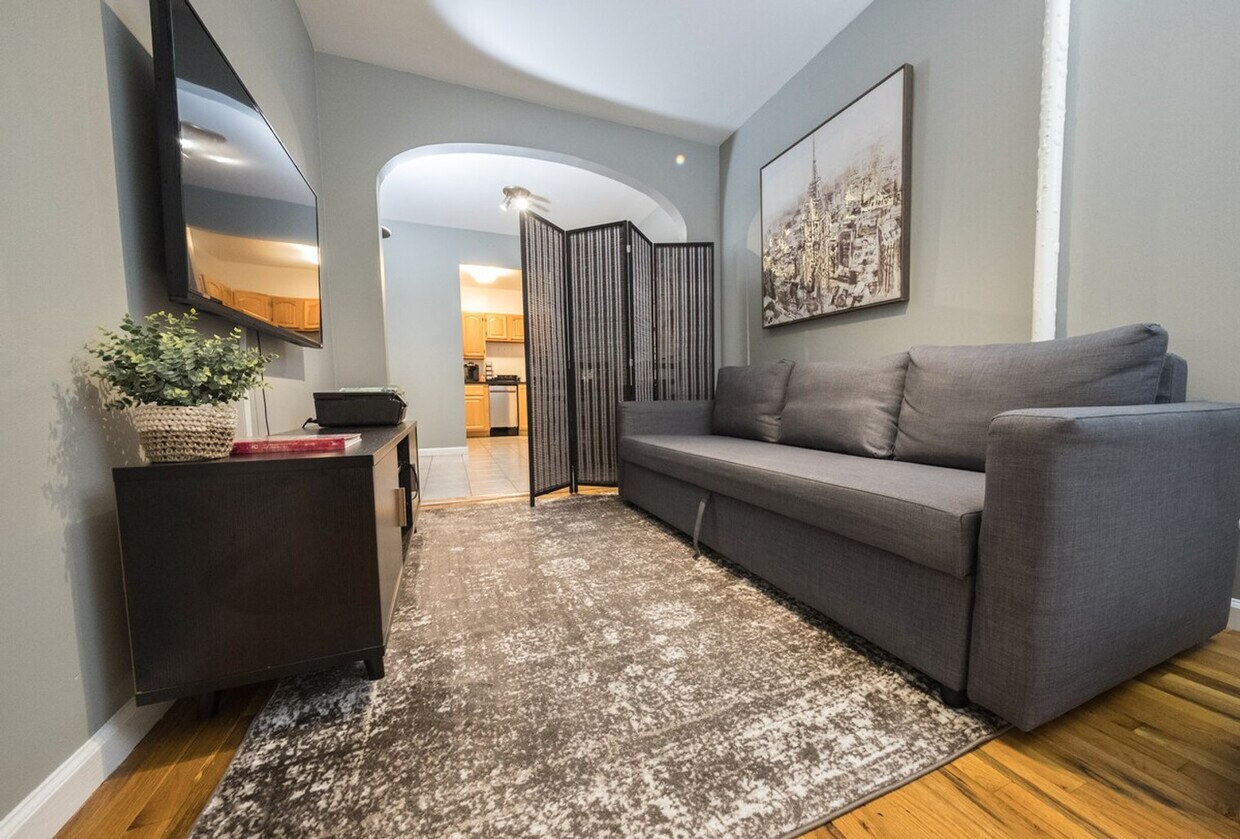 Foto principal - 305 E 104th St