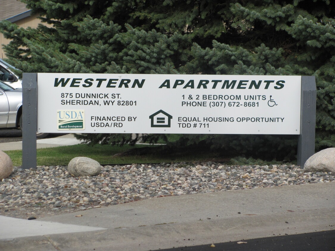 Primary Photo - Western Apartments